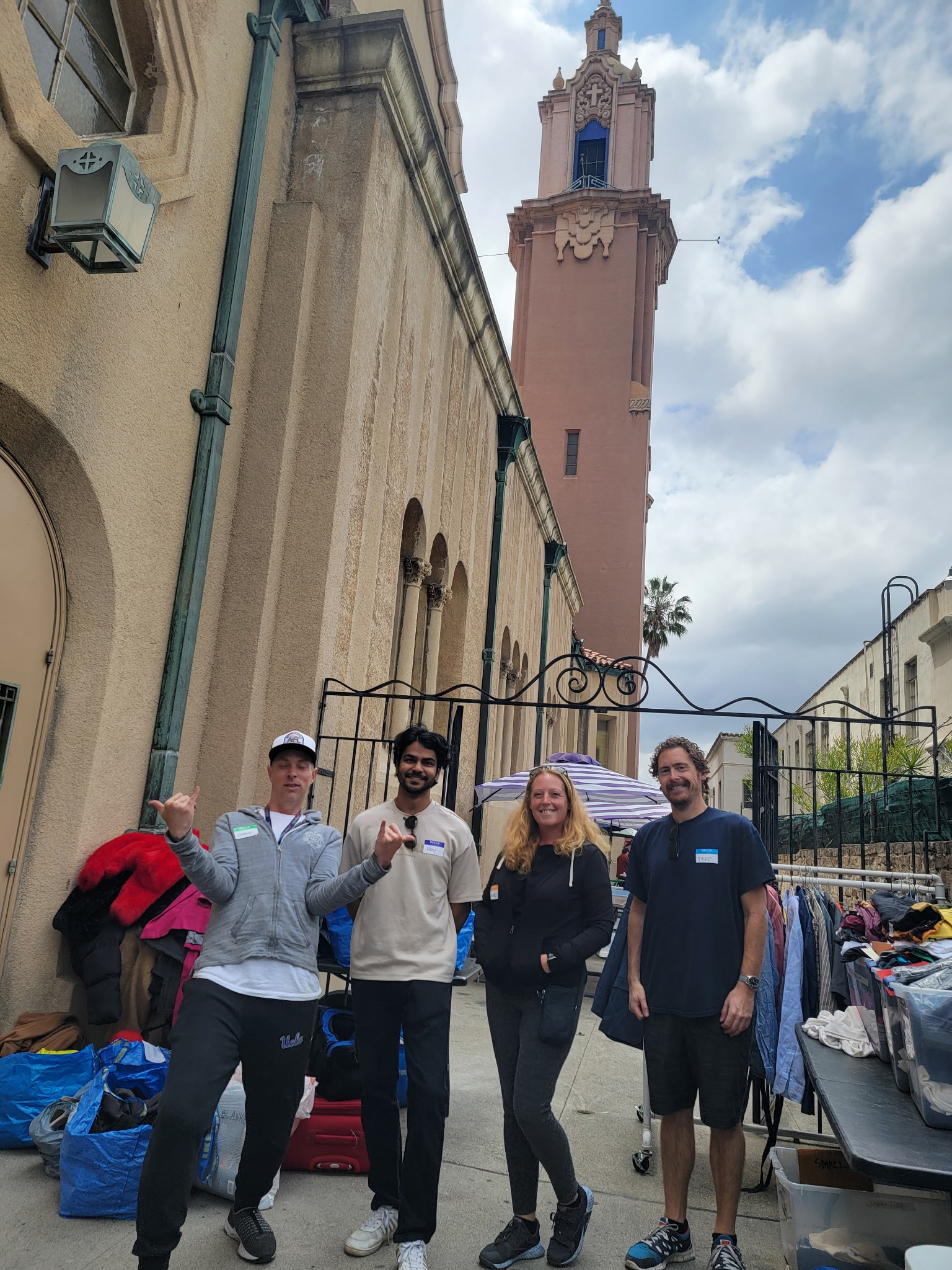 Project Ropa volunteer work